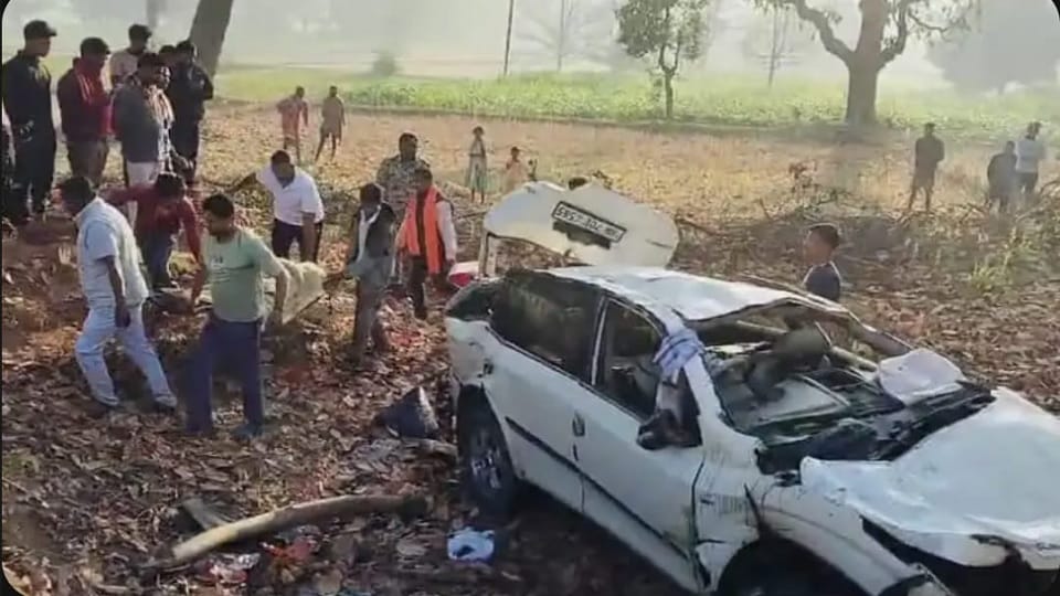 2 killed, four injured as car with pilgrims heading to Maha Kumbh falls off culvert in Chhattisgarh