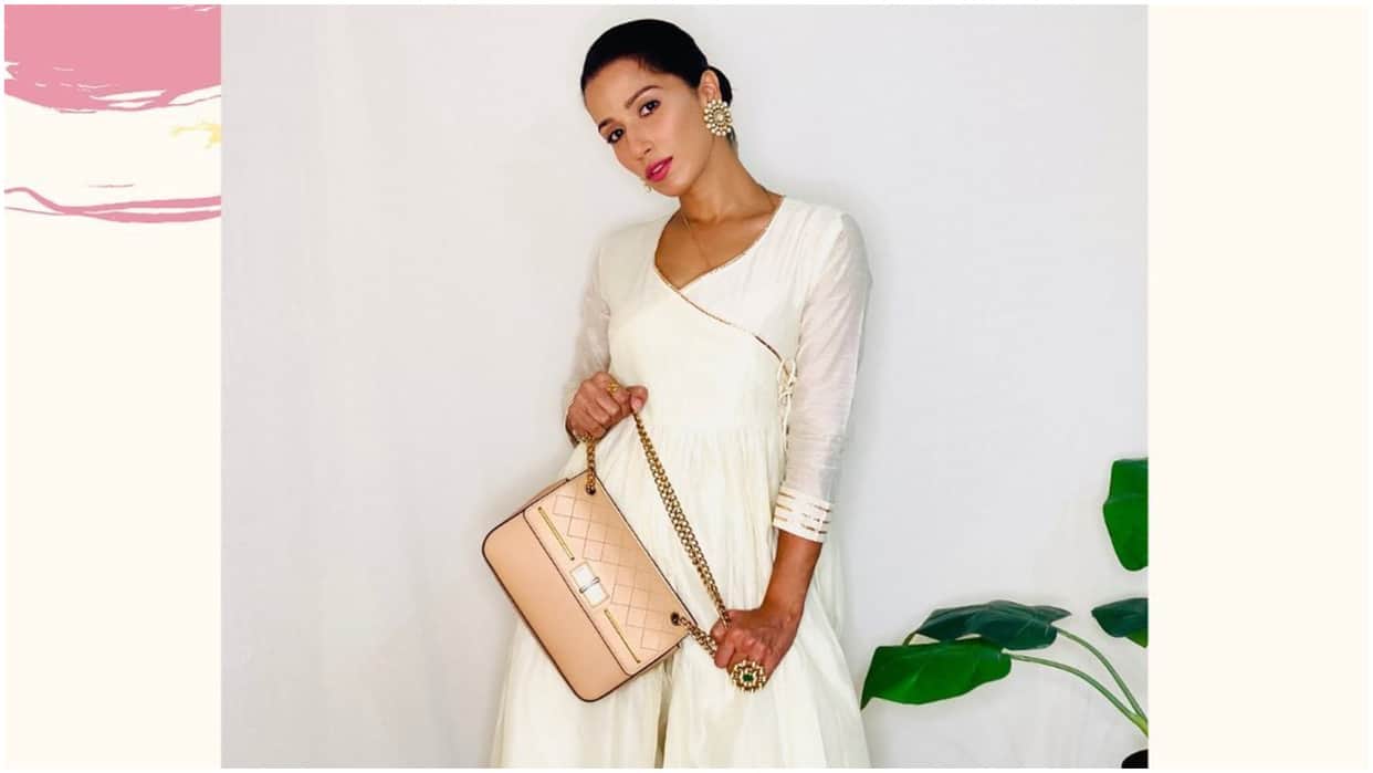 Holi Party Styling Guide Try These Trendy Looks To Grab Spotlight Fashion Tips in Hindi