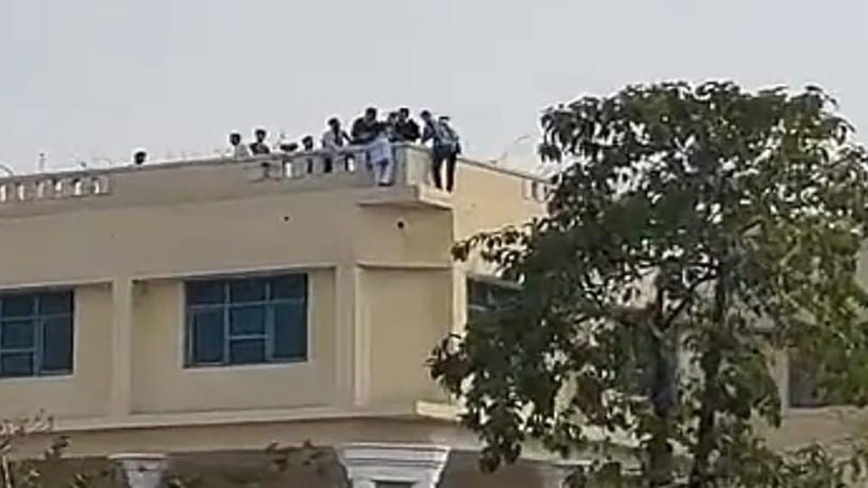 Sholay scene in Moradabad college, girl student created ruckus by climbing to the fourth floor