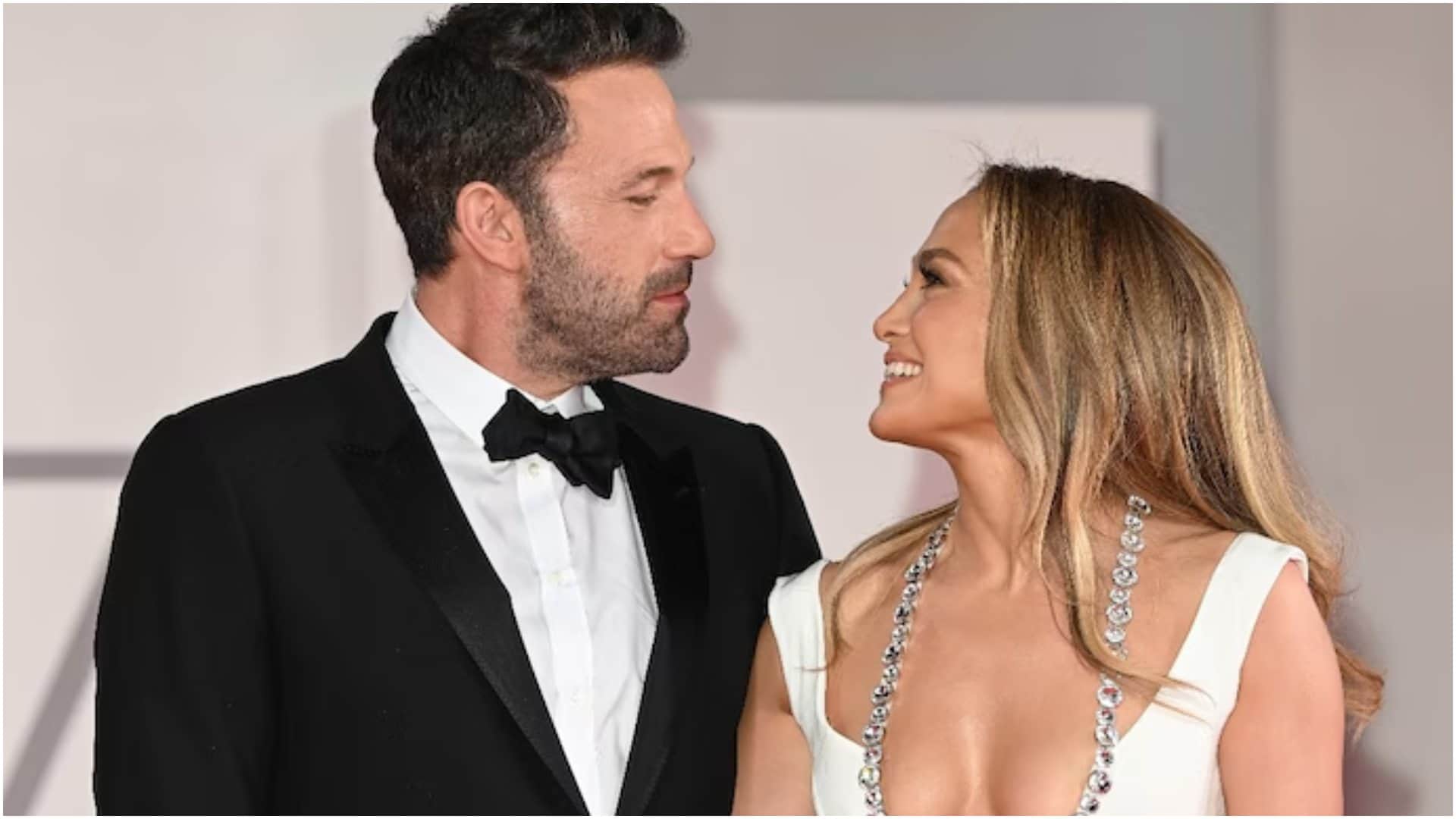 Jennifer Lopez Ben Affleck officially divorced and single a Los Angeles Superior Court judge approved divorce