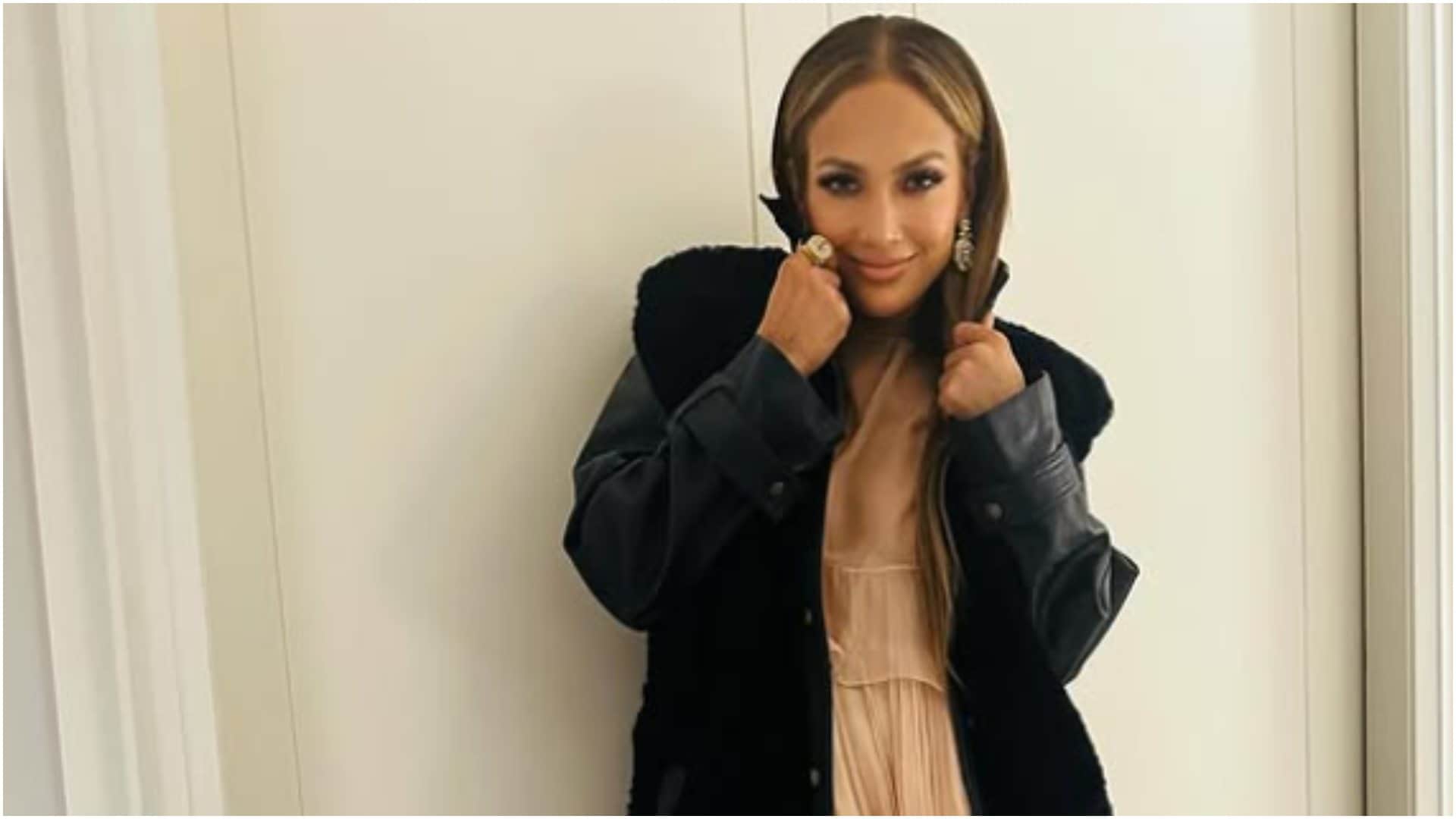 Jennifer Lopez Ben Affleck officially divorced and single a Los Angeles Superior Court judge approved divorce