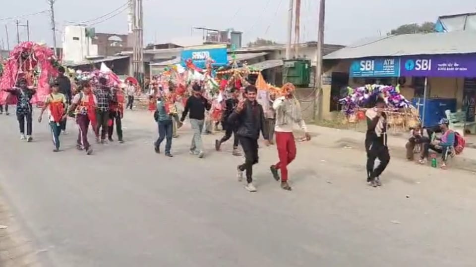 Kanwar Yatra: A flood of faith swelled on the streets, chants of Bam Bhole resonated