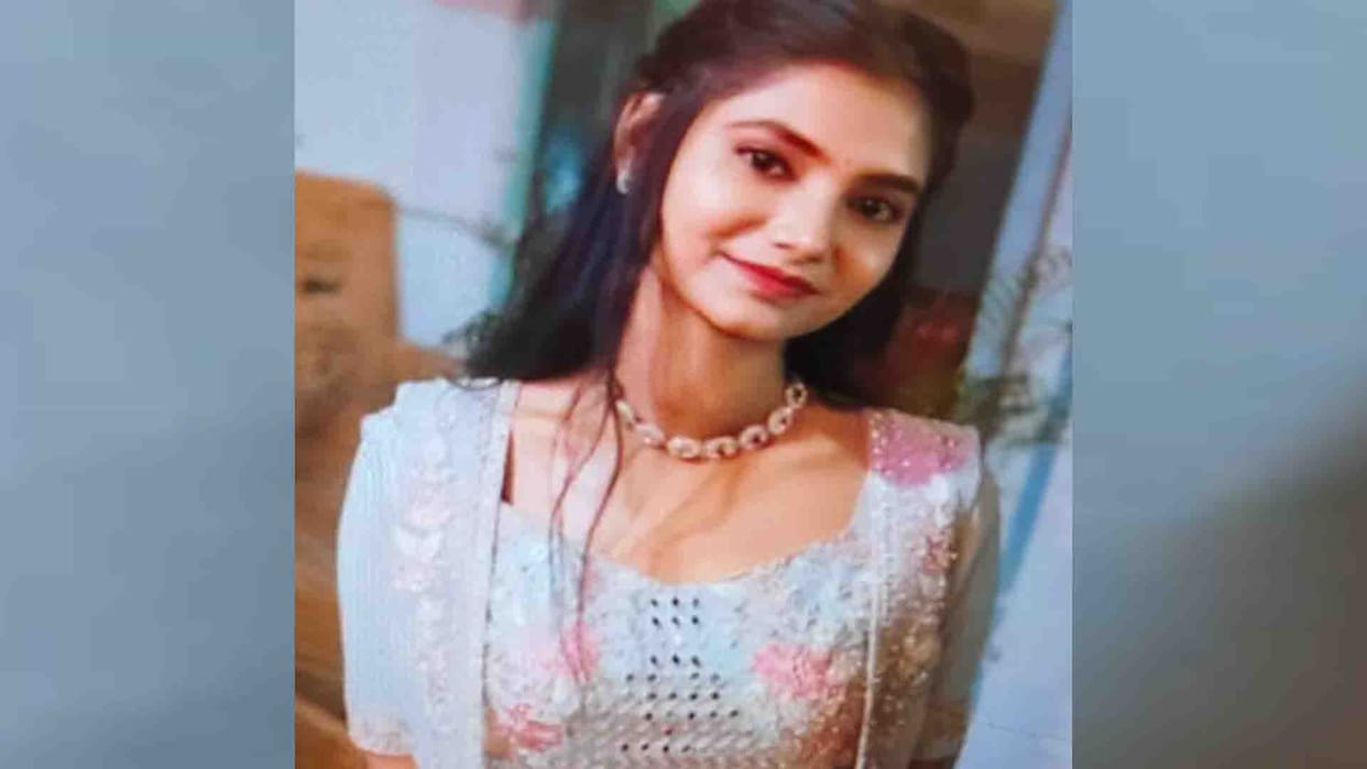 Banda: woman upset with a domestic dispute fed poison to her two daughters, one daughter died