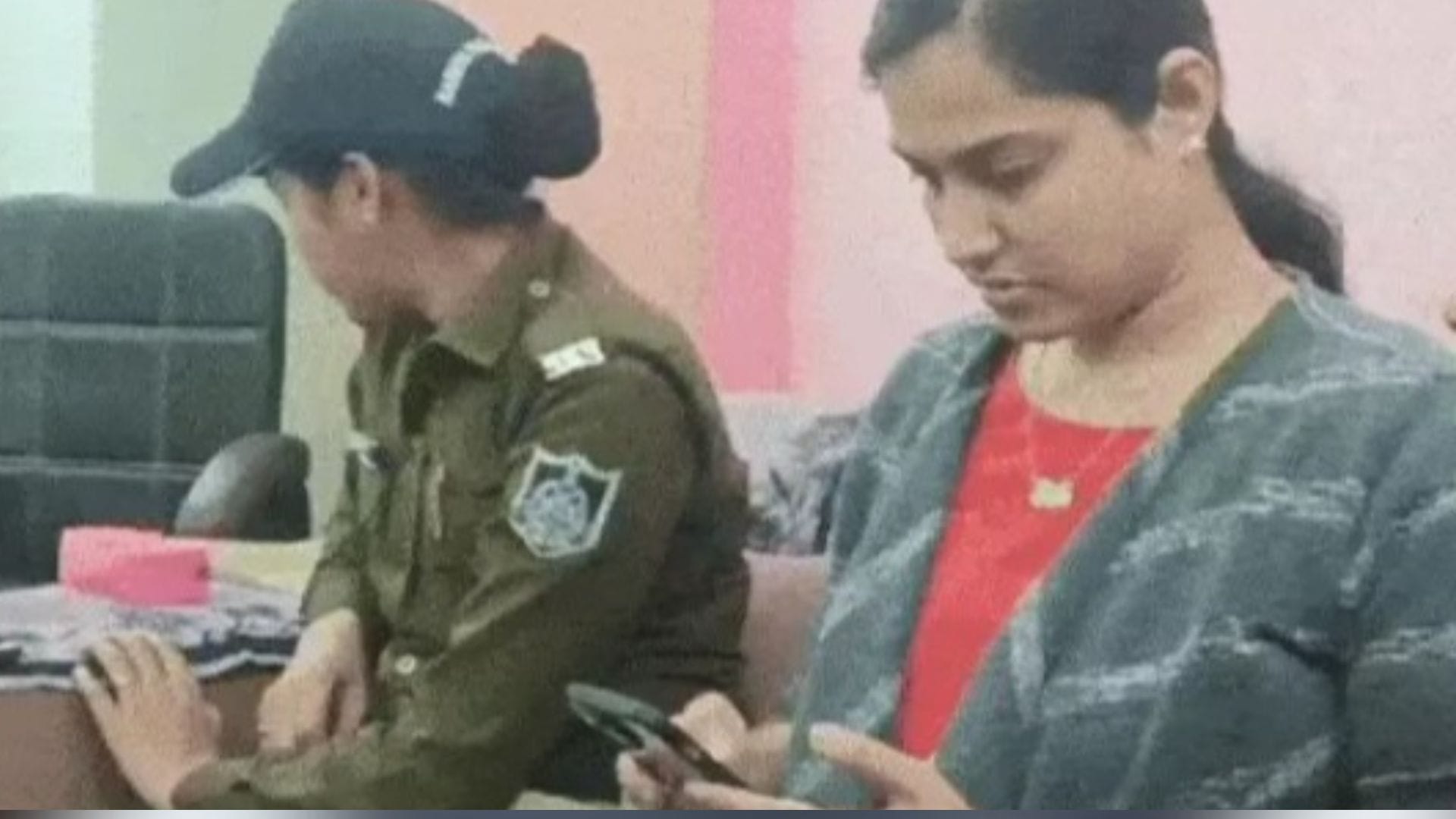 Attempt to digitally arrest a girl in Bhopal news in hindi
