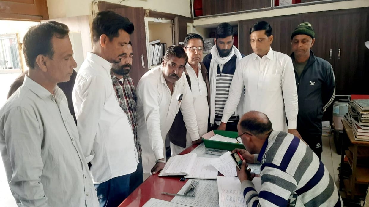 Sri Ganganagar Former councillor house was entered and he was beaten up and threatened with death