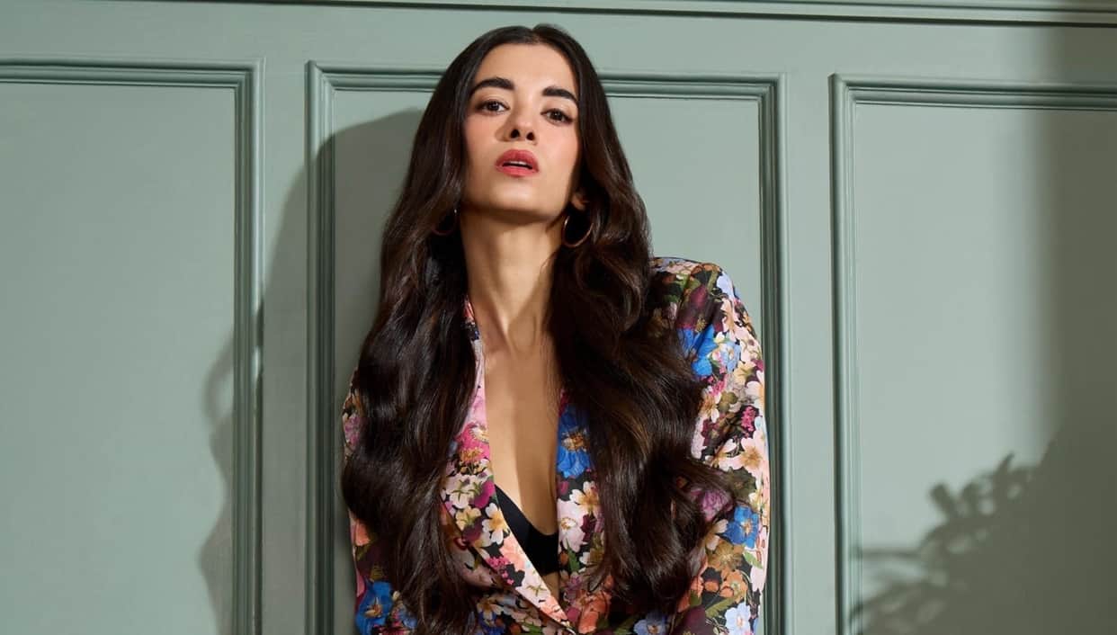 Crime Beat Actress Saba Azad Reveal Social Media Following Play Important Role To Get Roles