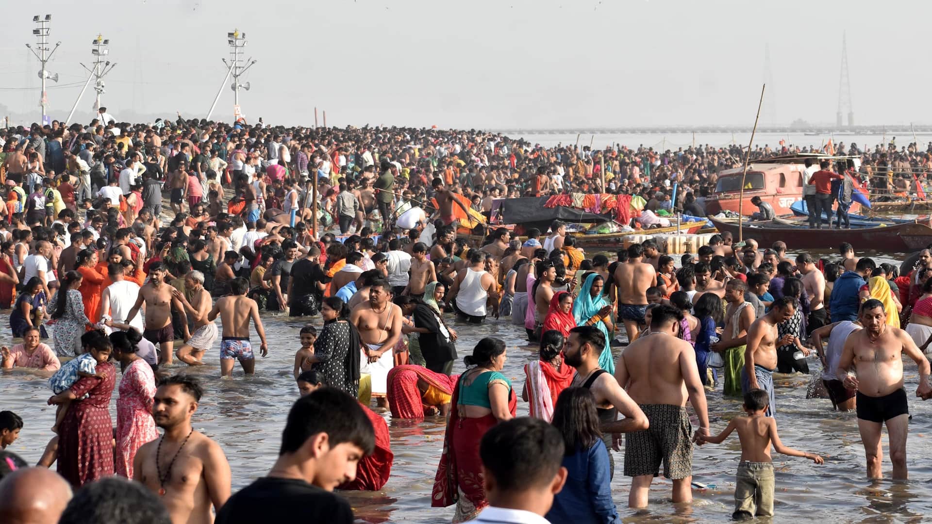 number of devotees taking nectar bath in Mahakumbh crossed 60 crores