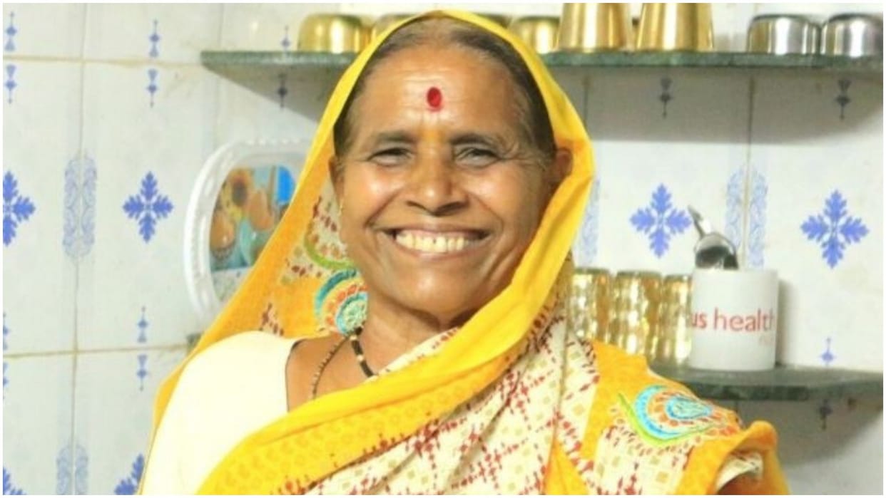 Meet 74 Year Old Cooking Sensation Suman Dhamane Biography in hindi