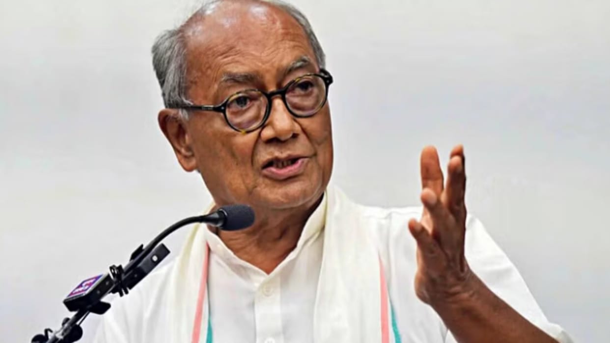 UP: Fraudsters sold the land of former Chief Minister Digvijay Singh.