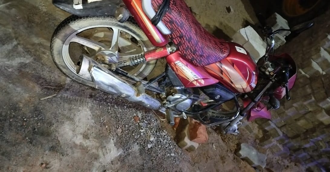 Kannauj Accident An unknown vehicle hit the bike from behind two youths died tragically family in mourning
