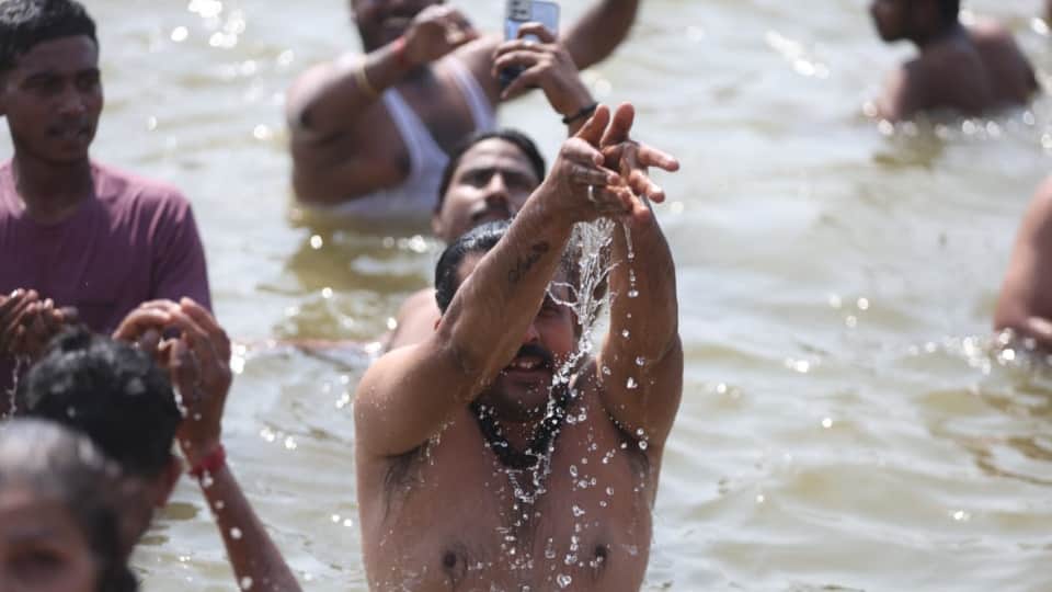 Mahakumbh 2025 Prayagraj Maha Kumbh Mela Crowd Count Till Now Sangam Snan News in Hindi