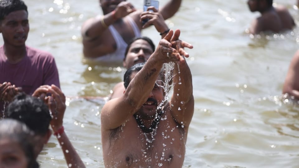 Mahakumbh 2025 Prayagraj Maha Kumbh Mela Crowd Count Till Now Sangam Snan News in Hindi