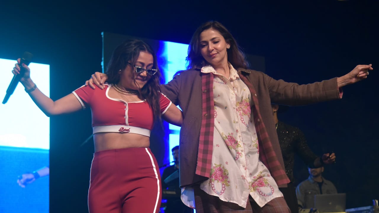 Neha Kakkar And Paradox Gave Performance In Inertia Festival Bareilly