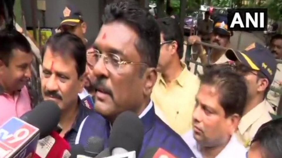 Transport Minister Pratap Sarnaik suspended operation MSRTC buses to Karnataka After attack on driver