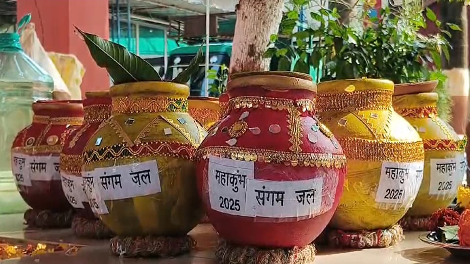 Prisoners in Aligarh jail took bath in Prayagraj Mahakumbh water
