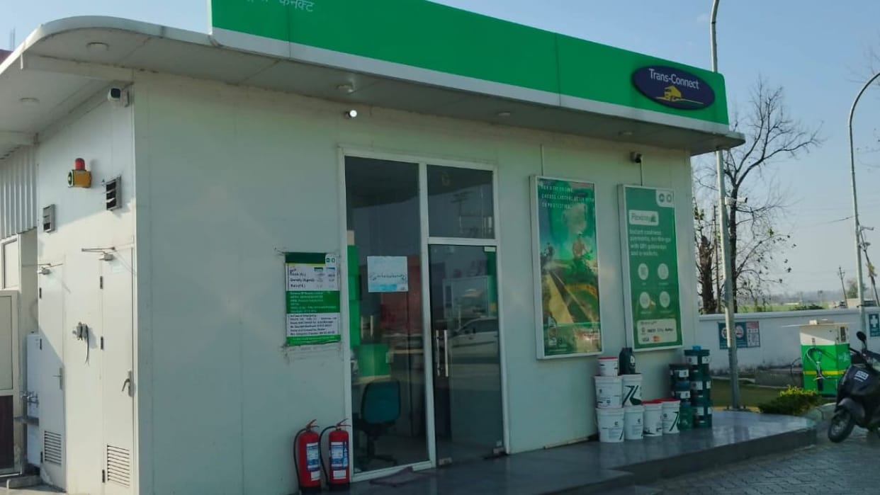 Una Petrol Pump Robbery Tahliwal petrol pump looted for chitta both accused wanted in Punjab too arrested
