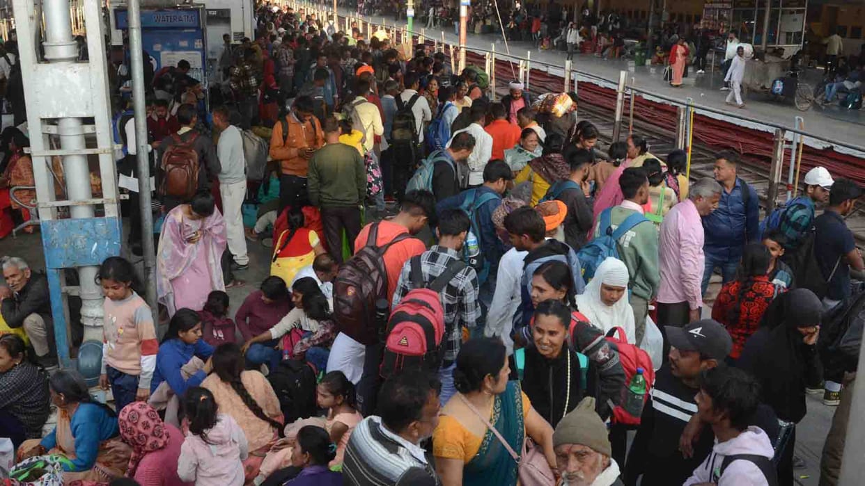 Kanpur: More crowd gathered at Central Station than Amrit Snan of Vasant