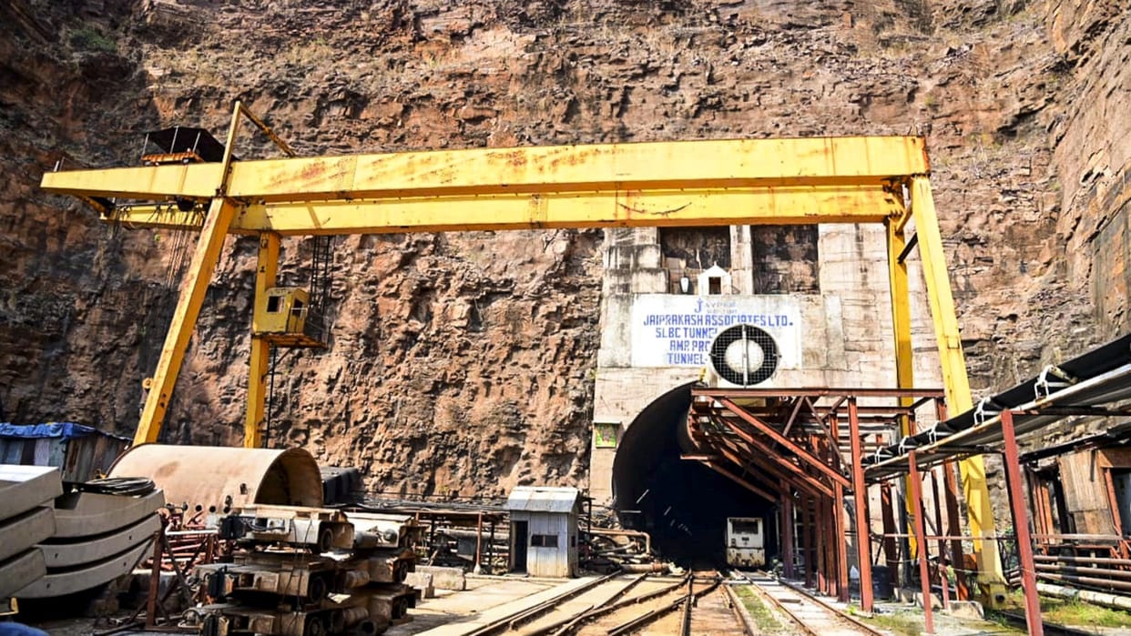 Telangana tunnel collapse: Search ops pick up pace to locate seven missing persons News In Hindi