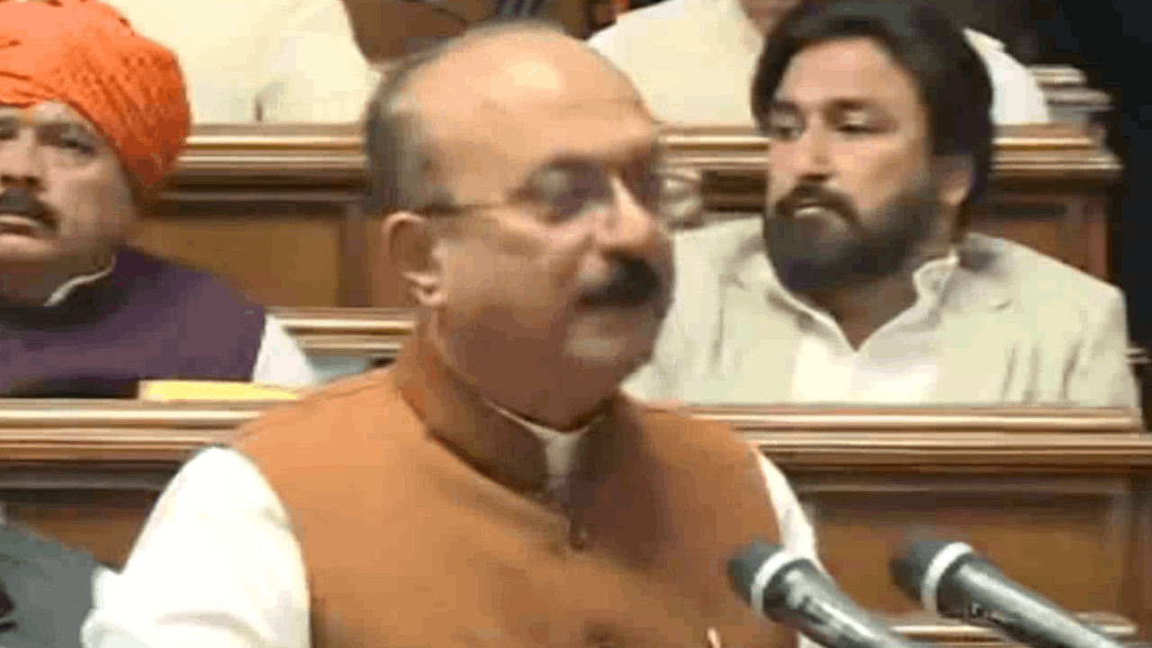 BJP-AAP MLAs including CM Rekha Gupta took oath as MLAs in delhi assembly photos