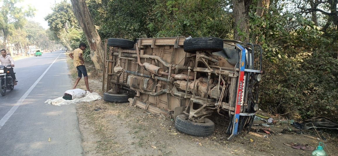 10 devotees of Telangana injured in an accident in Ayodhya.