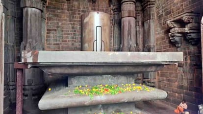 MP News: Bhojeshwar is a 10th century temple with a unique huge Shivalinga