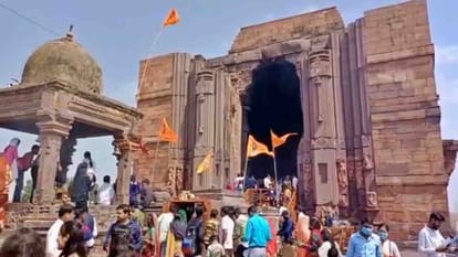 MP News: Bhojeshwar is a 10th century temple with a unique huge Shivalinga