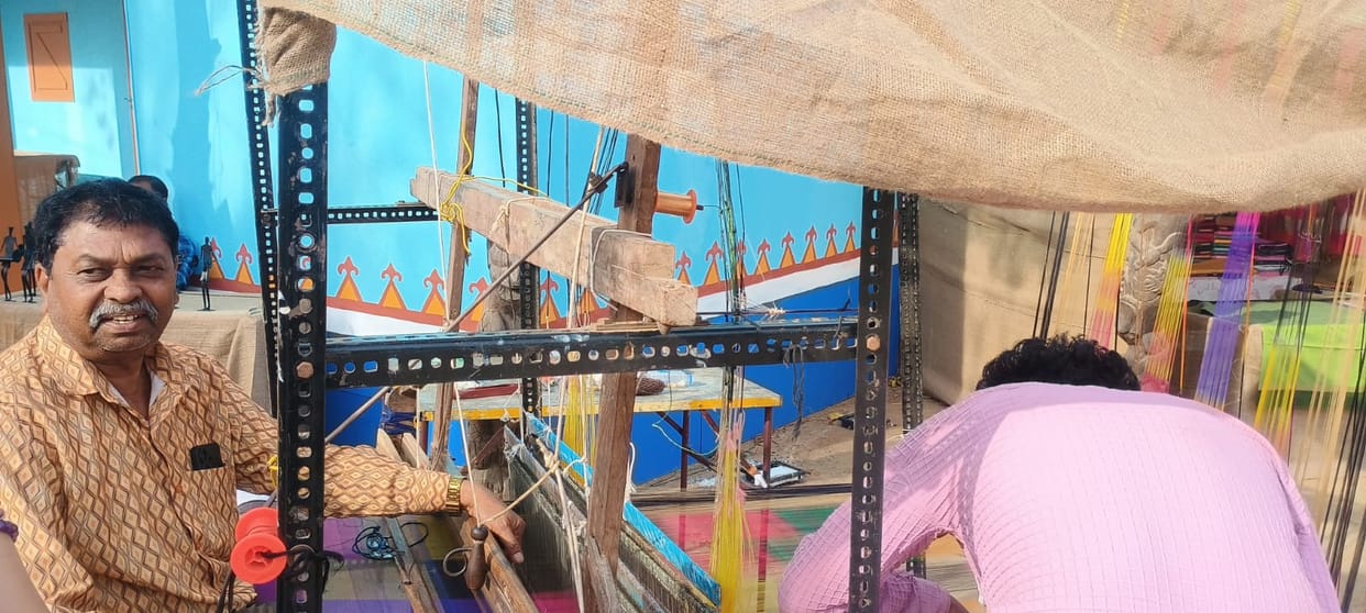 Bhopal: Maheshwari's saree makers, Dindori's dance artists and Dewas's bangle makers reached GI Summit