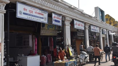 Fare hike: Traders angry corporation officials, MLA said- If people lose their senses, what happen to mayor