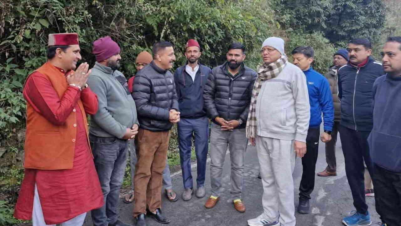 CM Dhami went out for morning walk interacted with local people and school children in Hanol market Vikasnagar