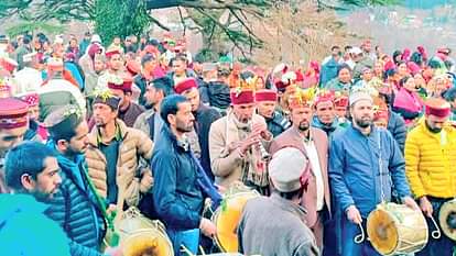 देवता की भविष्यवाणी: फसल-कारोबार के लिहाज से अच्छा रहेगा साल, पर बाढ़ का रहेगा खतरा devta prediction: This year will be good for crops and business, but there will be danger of floods