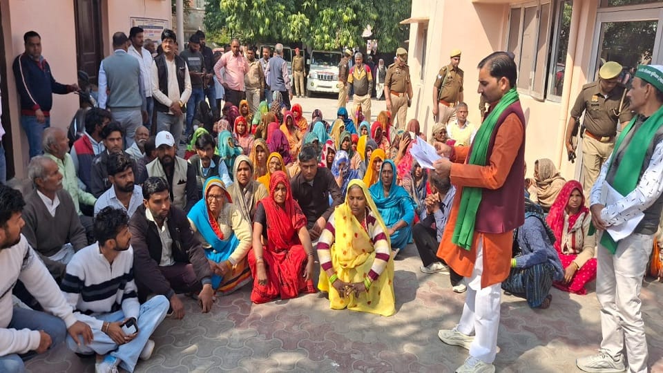 case of Chadhat youth belonging to the Scheduled Caste women of Thakur community protested in Bulandshahr