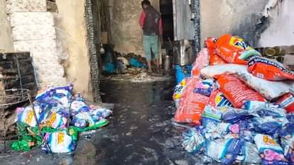 भिवानी में किराना स्टोर में लगी आग