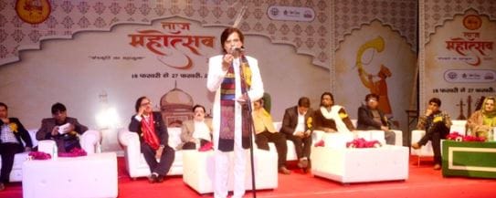 Sher Shayari Dr. Anjum Barabankvi's couplet on friendship its meaning is very deep Viral Kavya