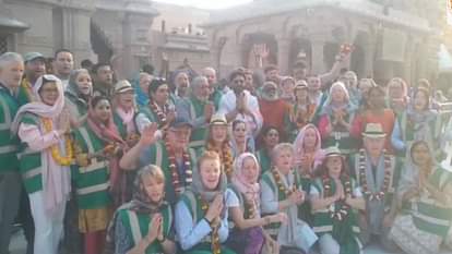 काशी विश्वनाथ धाम: छह लाख आम भक्त, 50 विदेशी श्रद्धालुओं ने किए बाबा के दर्शन, शिव धुन में रमा कॉरिडोर Kashi Vishwanath Dham Six lakh common devotees and 50 foreign devotees took darshan
