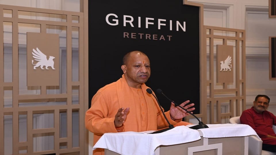 Know what CM Yogi said at Unicorn Mahakumbh in agra