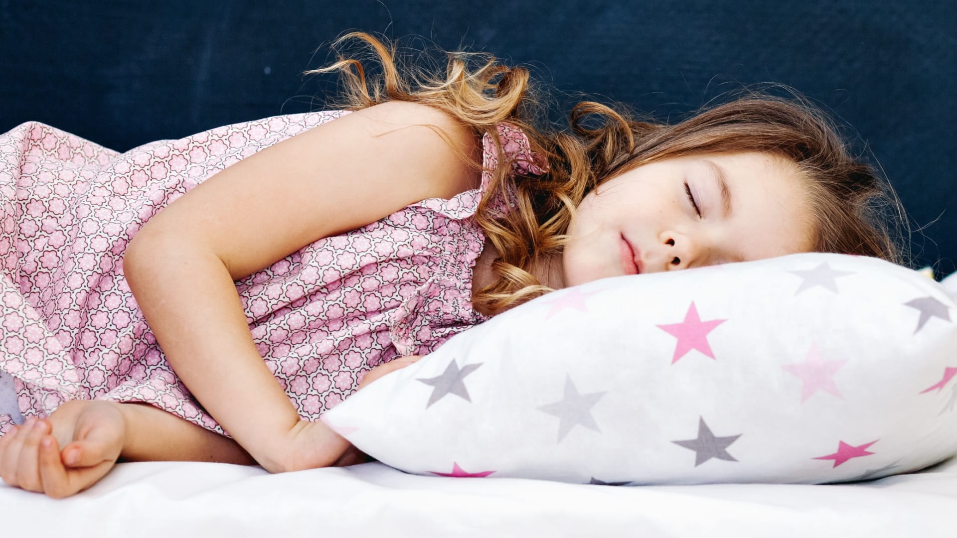Parenting Tips What Age Should Children Stop Sleeping With Parents Know Reasons