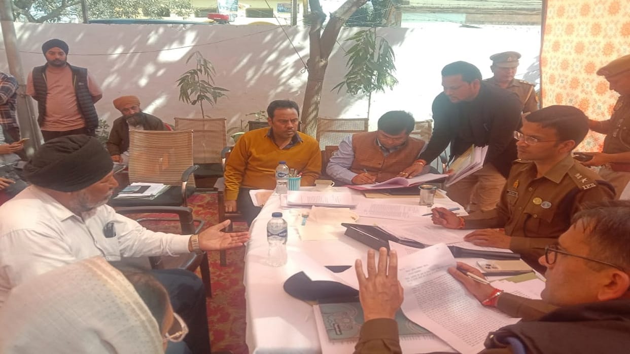 Crowd gathered in public hearing camp victims came from Chandigarh in Pilibhit