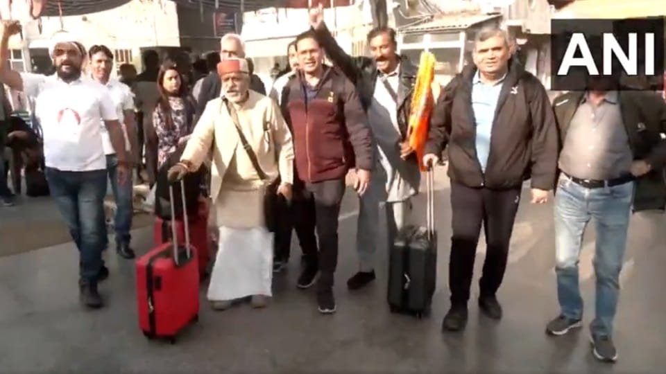 Group of 154 Hindu leave from Amritsar for Katas Raj Mahadev Temple in Pakistan to celebrate Mahashivratri