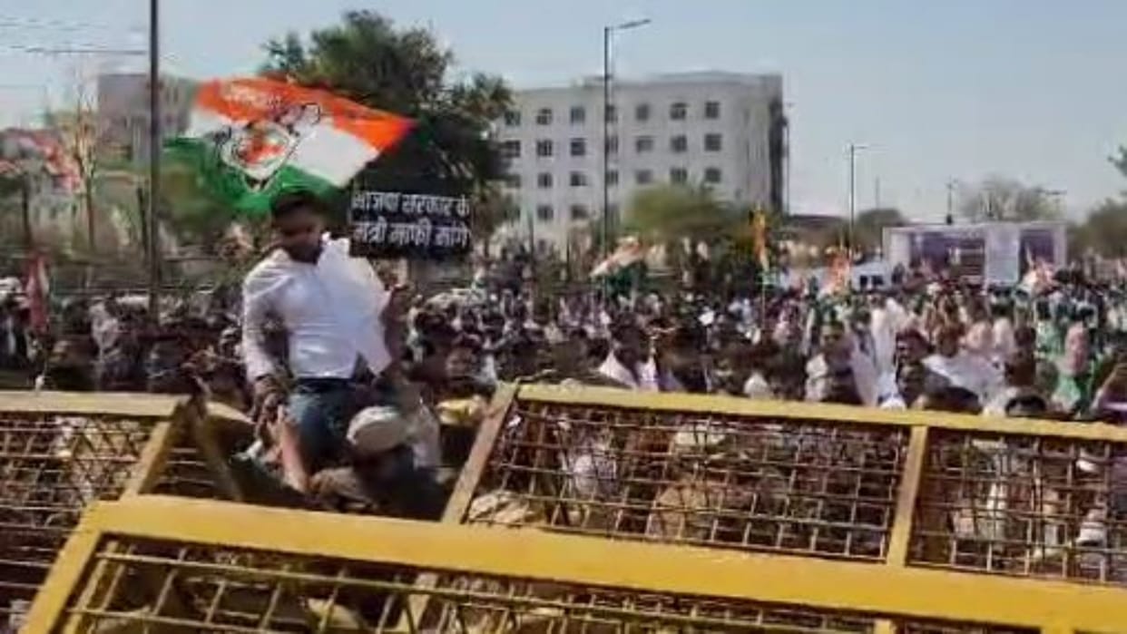Indira Gandhi Remark and MLA Suspension Spark Uproar, Congress Stages Fierce Protest in Capital