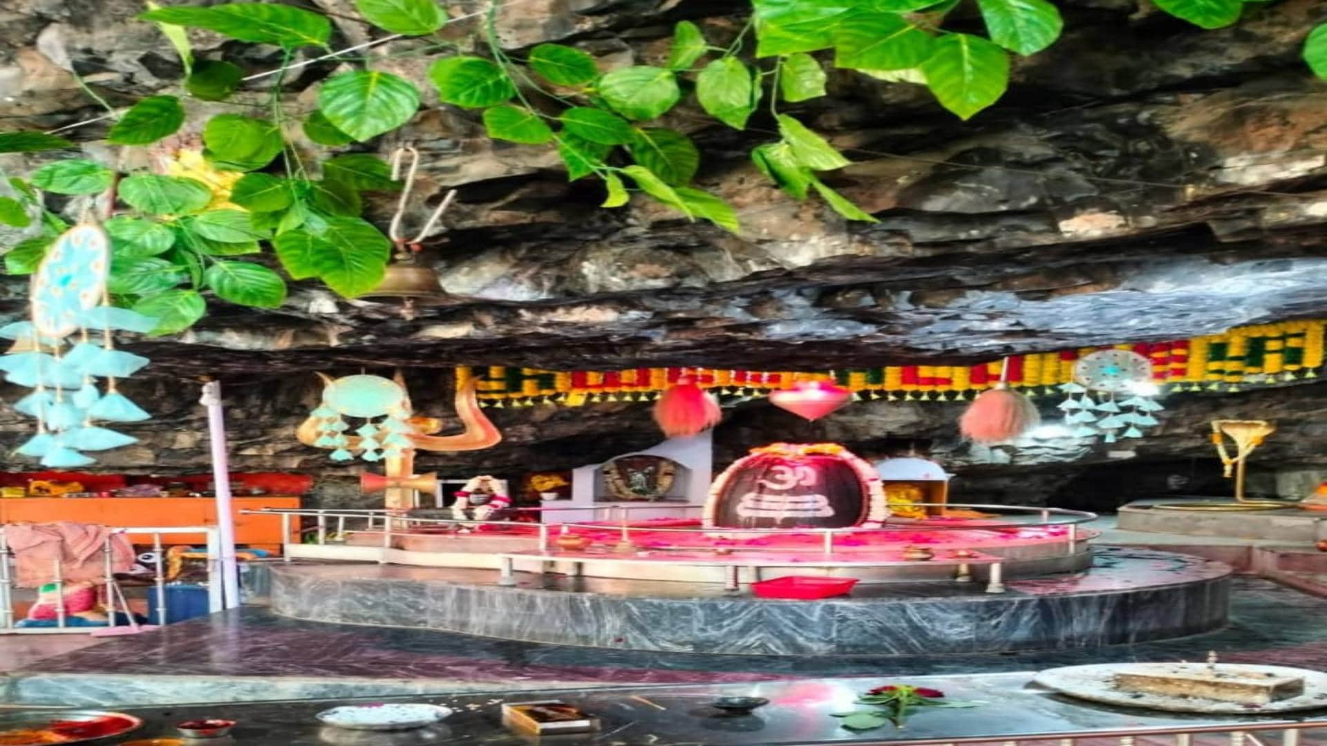 Mahashivaratri 2025 Shiva is seated in cave of Aravali Mandareshwar Mahadev considered protector of Banswara