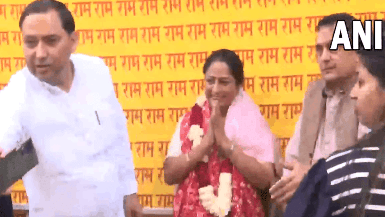 Delhi Chief Minister Rekha Gupta met people at her residence