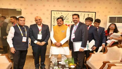 Global Investors Summit 2025 Bhopal Live Updates PM Modi Gautam Adani Mohan Yadav News in Hindi