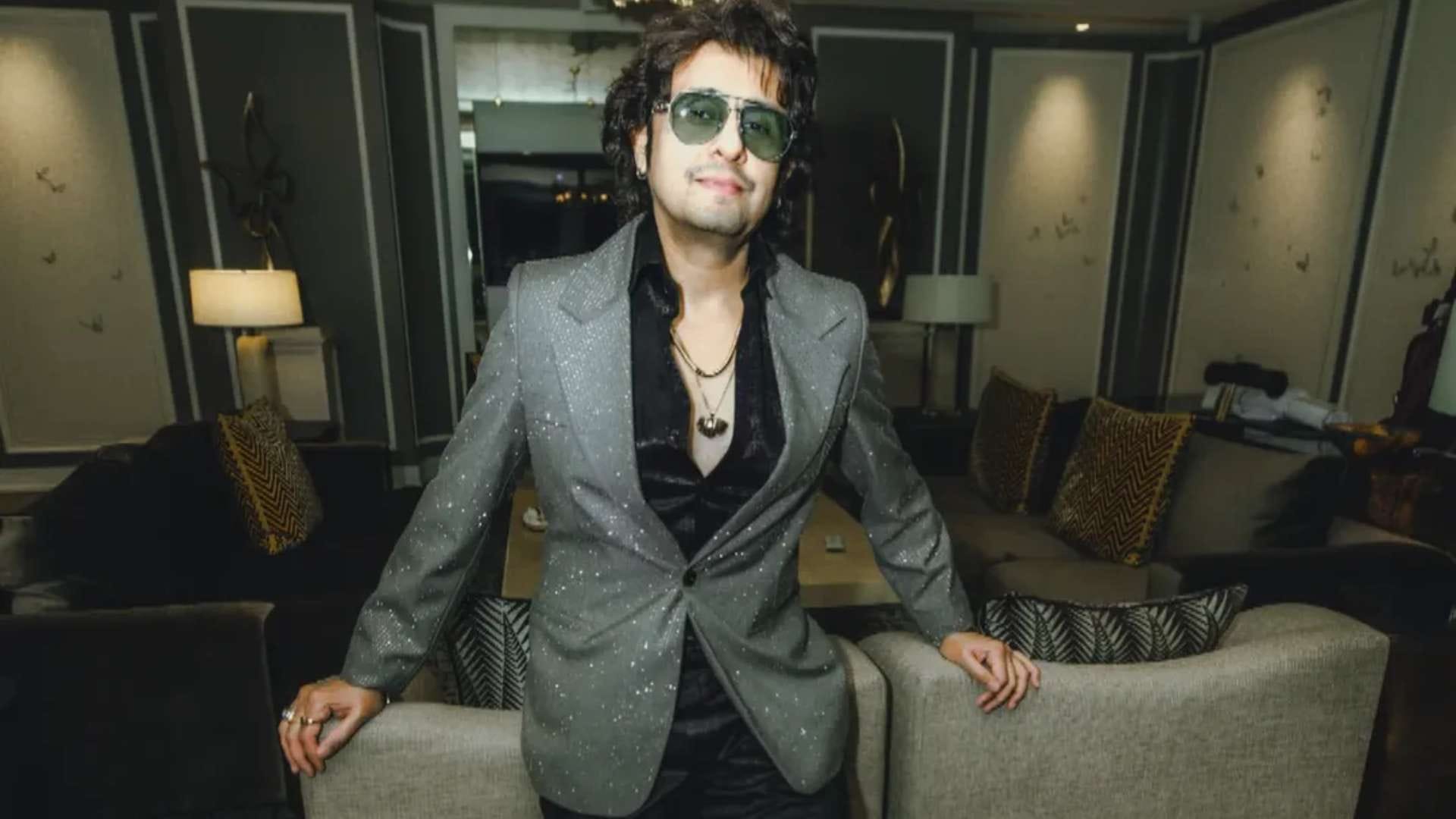 Sonu Nigam denies Stone bottle Pelting By Students During Delhi University Concert shares clarification post