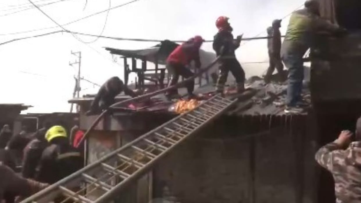 Srinagar Fire Incident: A massive fire broke out in a house in Karsu-Rajbagh area of Srinagar, fire tender r