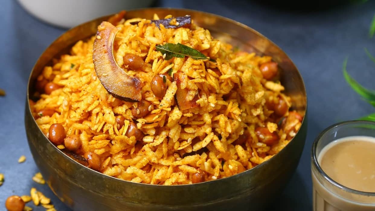 Holi 2025 snacks Ideas for Guest How to Make Namkeen From Poha Recipe in Hindi