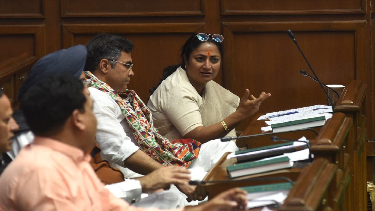 Delhi Assembly session Clash between ruling party and opposition seen in House on first day