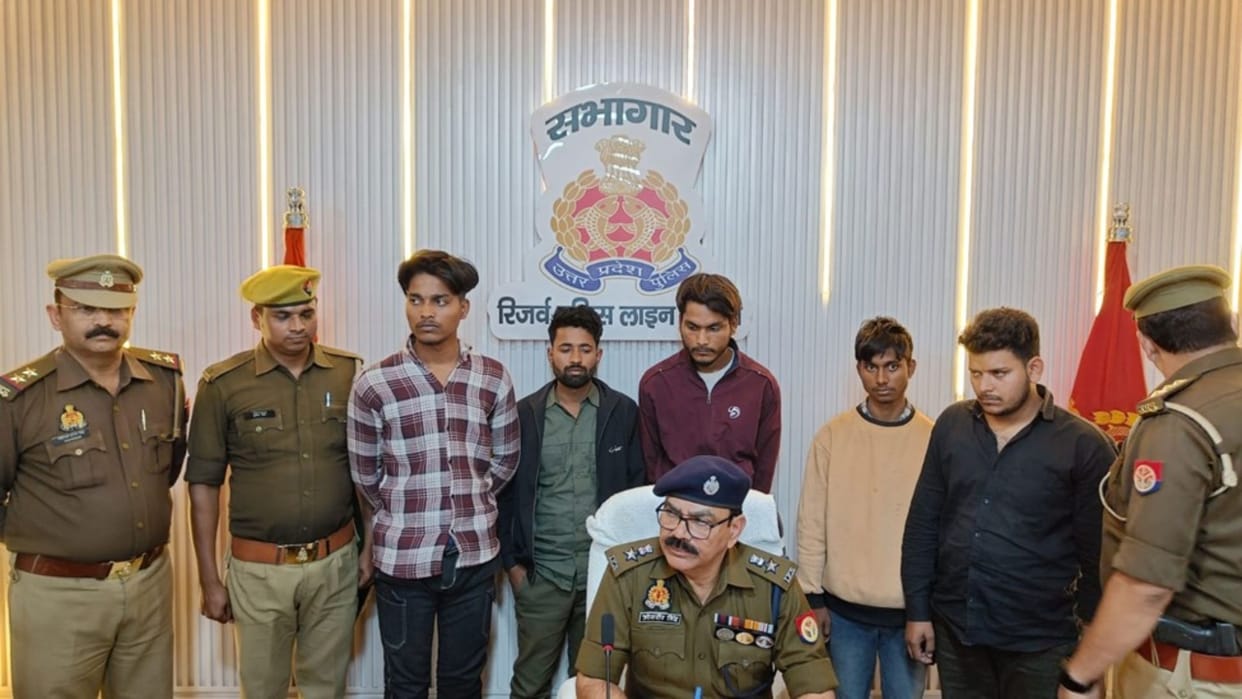Five accused of theft arrested three tractors and two bikes recovered SOG and Kotwali police got success