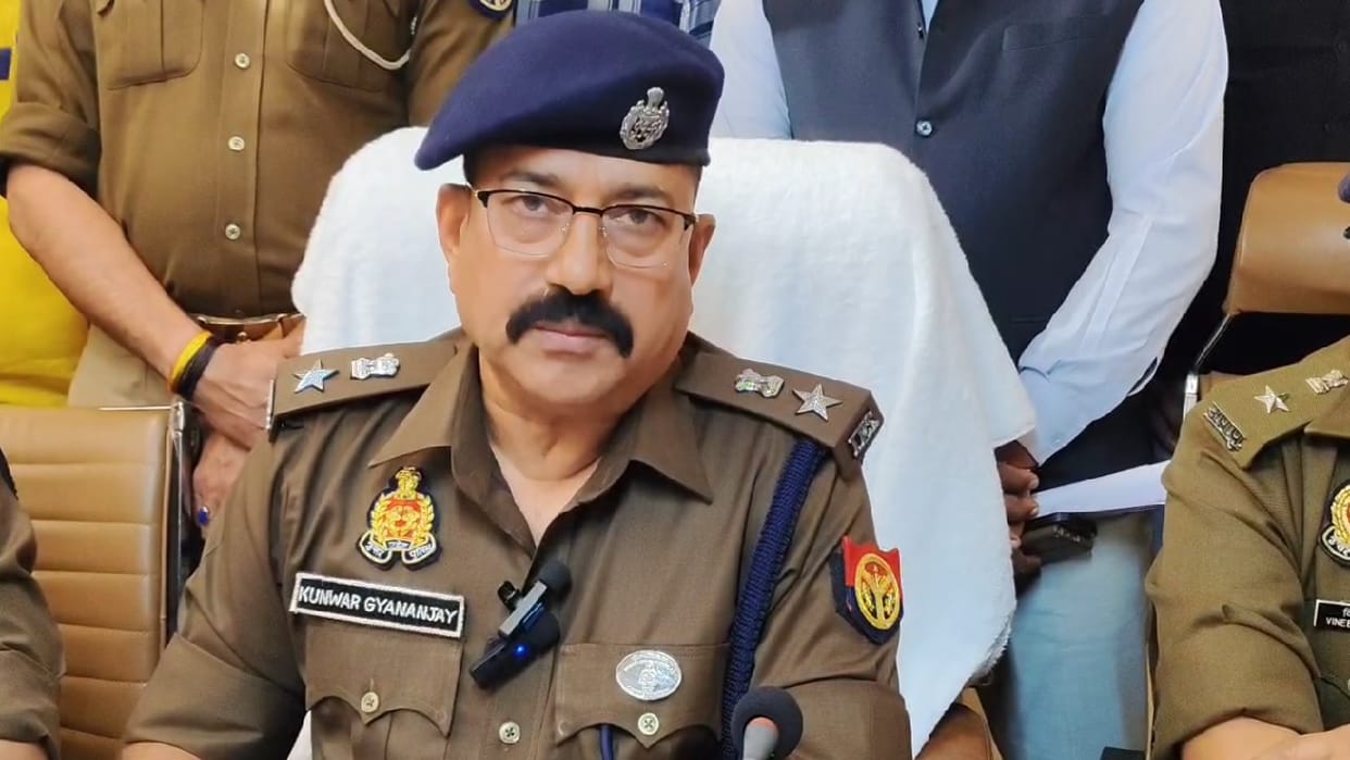 Loot of Rs above 3 lakh from accountant of Gas Agency in Hapur exposed