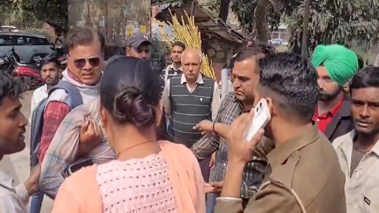 Couple attempted self immolation as no action was taken against agents sending people abroad in Yamunanagar
