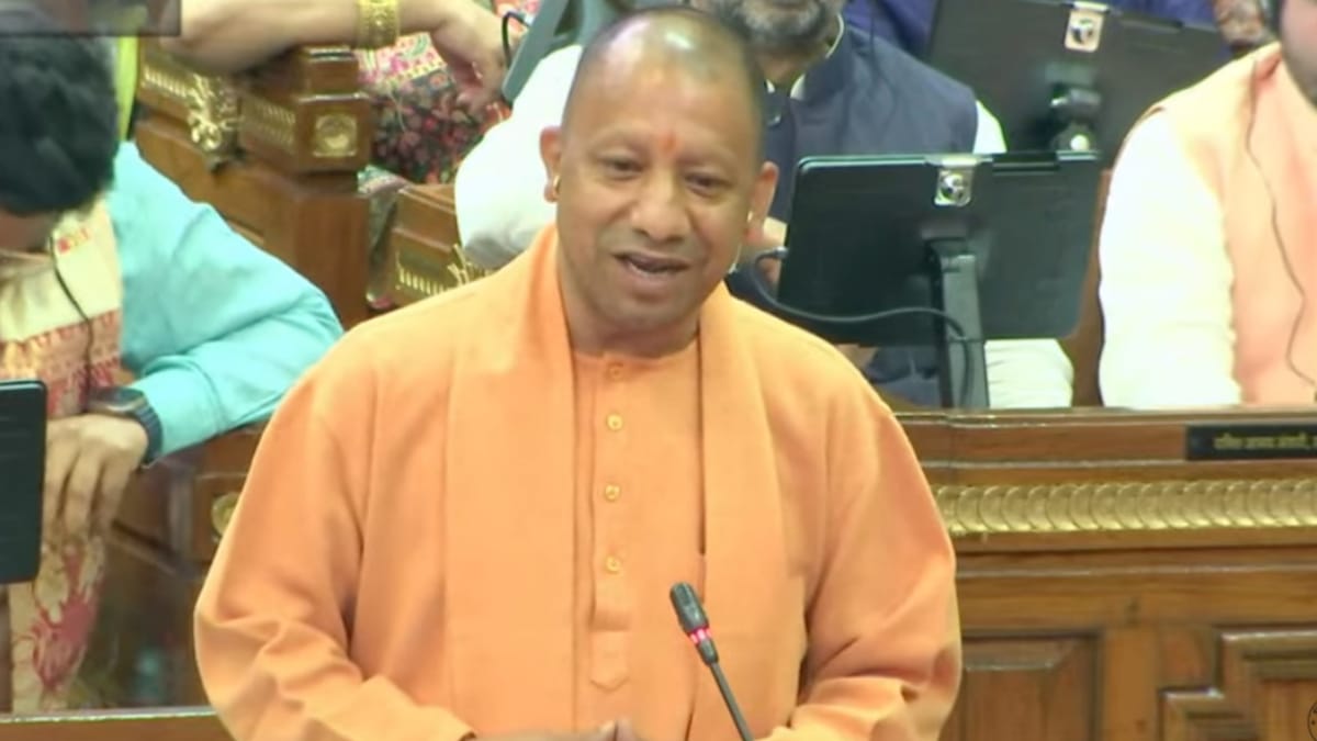 UP Vidhansabha: सीएम ने पूर्व 21 सदस्यों को भी दी भावभीनी श्रद्धांजलि, पूर्व सपा विधायक के कार्यों को याद किया